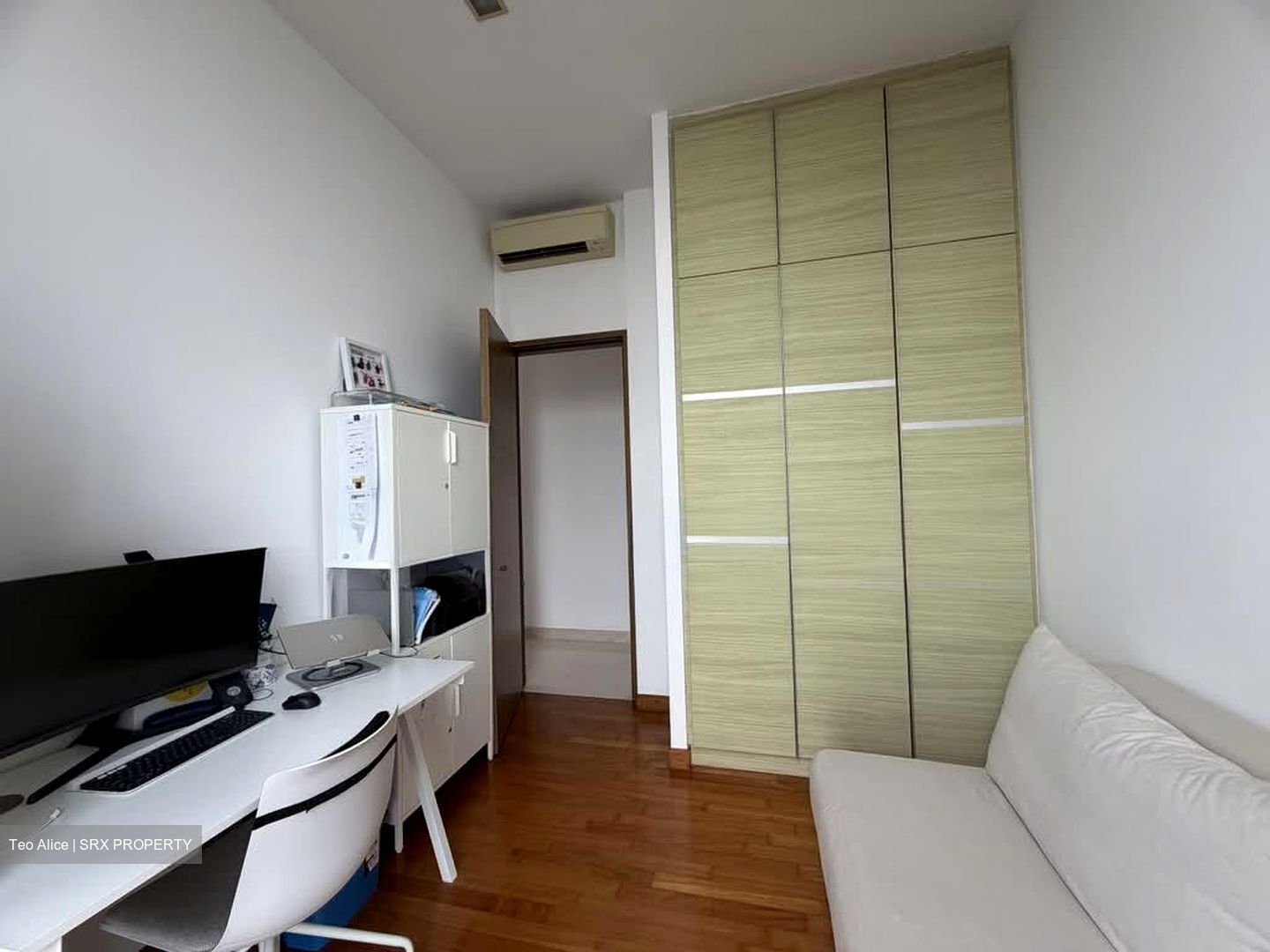 Latitude (D10), Condominium #579259951